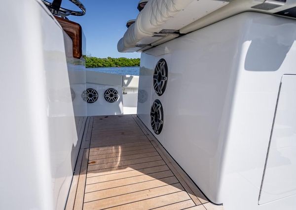 Billfish 39-CENTER-CONSOLE-W-TOWER image