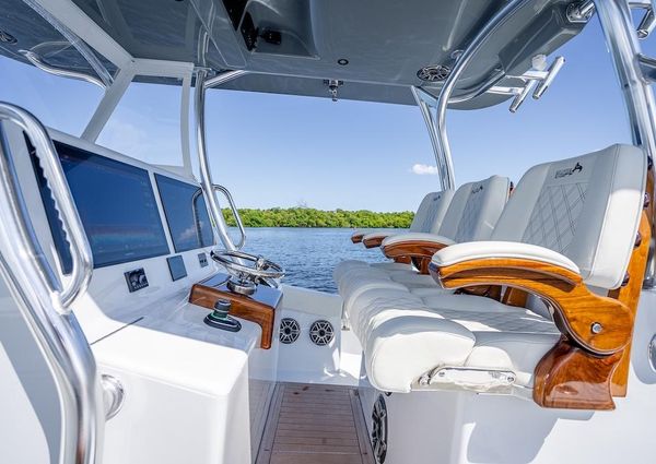 Billfish 39-CENTER-CONSOLE-W-TOWER image