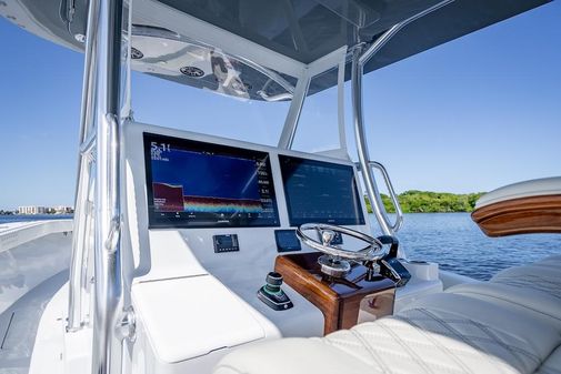 Billfish 39 Center Console w/Tower image