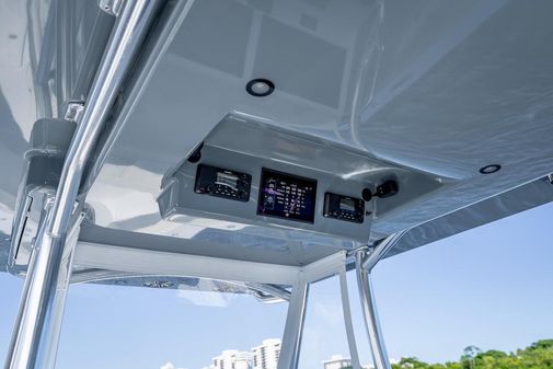 Billfish 39 Center Console w/Tower image