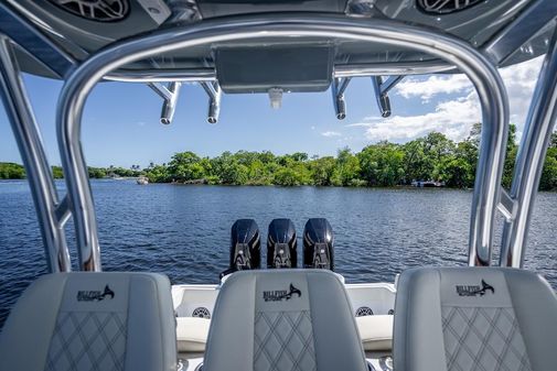 Billfish 39 Center Console w/Tower image