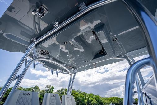 Billfish 39 Center Console w/Tower image