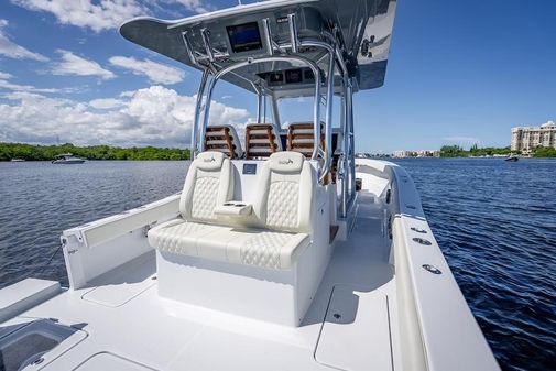 Billfish 39 Center Console w/Tower image