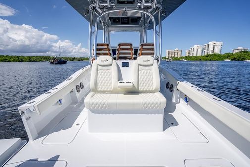 Billfish 39 Center Console w/Tower image