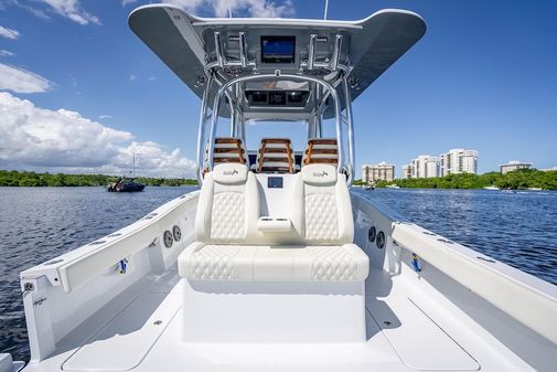 Billfish 39 Center Console w/Tower image