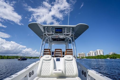 Billfish 39 Center Console w/Tower image