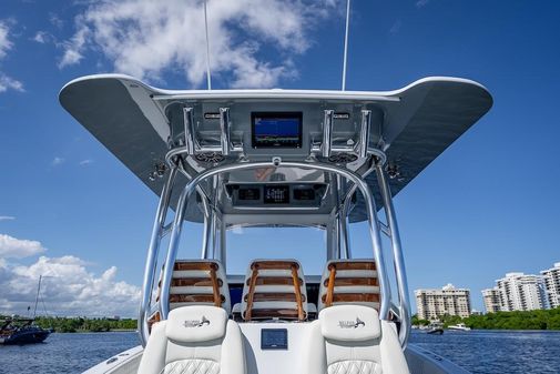 Billfish 39 Center Console w/Tower image