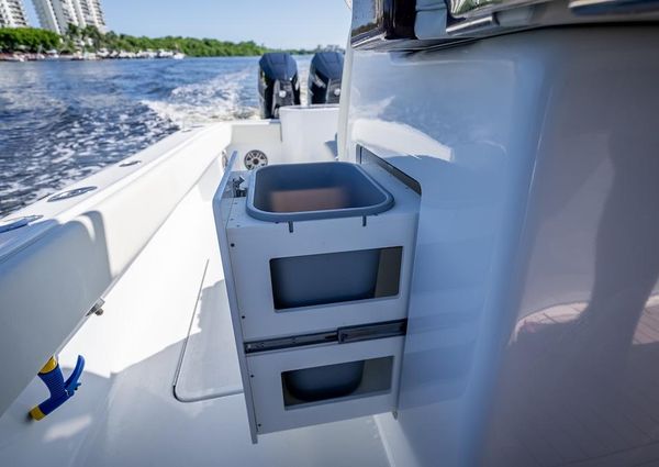 Billfish 39-CENTER-CONSOLE-W-TOWER image