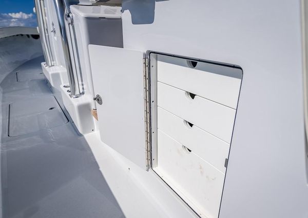 Billfish 39-CENTER-CONSOLE-W-TOWER image