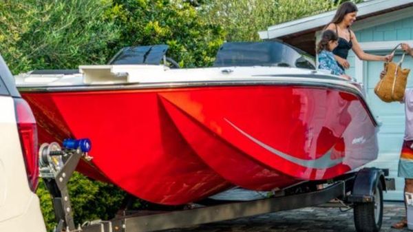 Bayliner Deckboat M19 