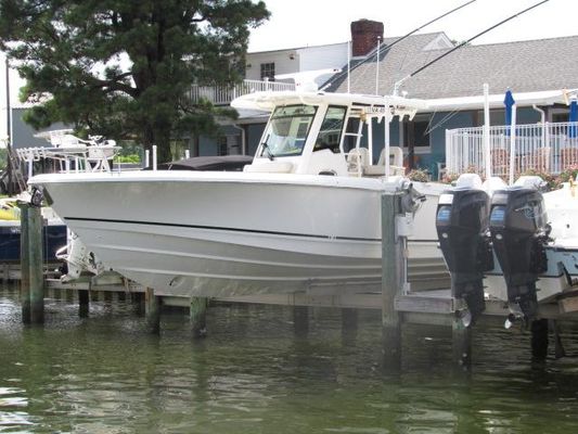 Boston Whaler 330 Outrage - main image