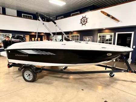 Bayliner DECKBOAT-E16LE image