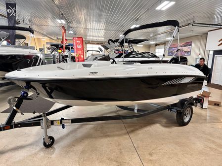 Bayliner DECKBOAT-E16LE image