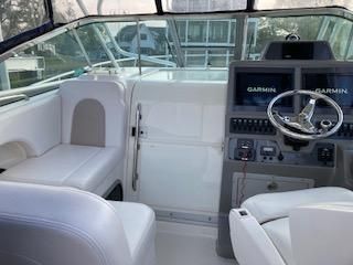 Robalo R305-WALKAROUND image