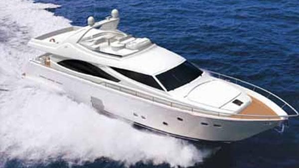 Ferretti Yachts 830