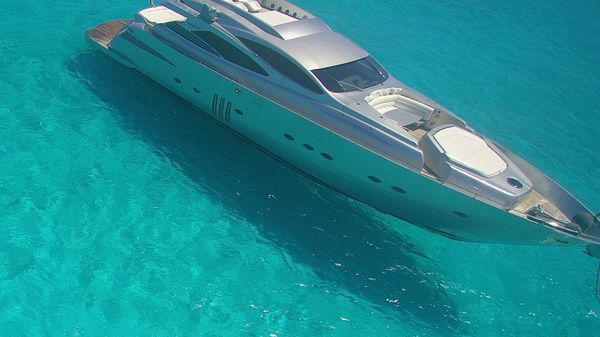 Pershing 90
