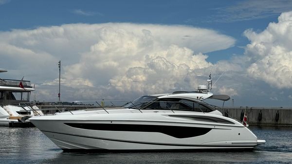 Princess Yachts V40 