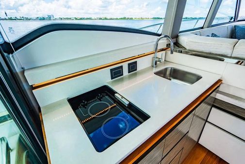 Tiara Yachts 49 COUPE image