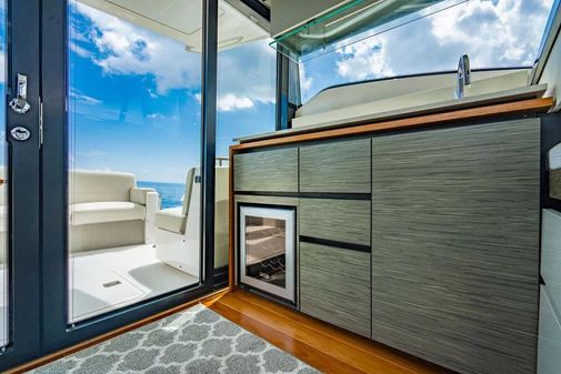 Tiara Yachts 49 COUPE image