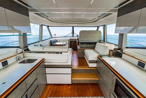 Tiara Yachts 49 COUPE image