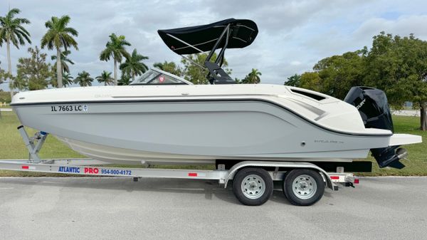 Bayliner DX2200 