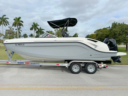 Bayliner DX2200 image