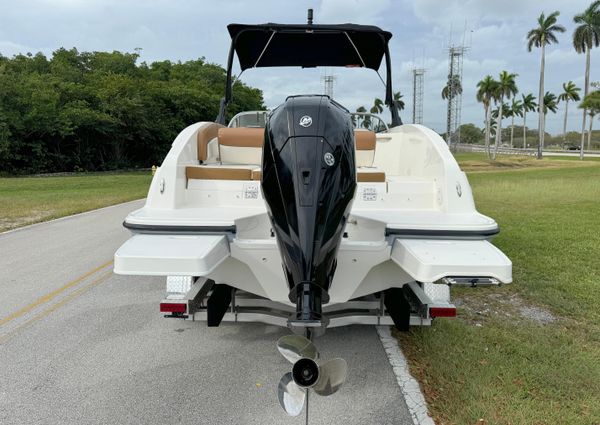 Bayliner DX2200 image