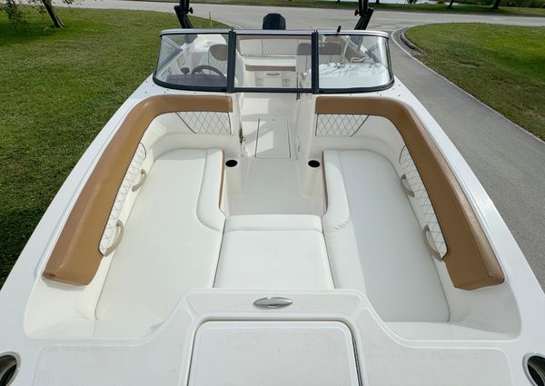 Bayliner DX2200 image