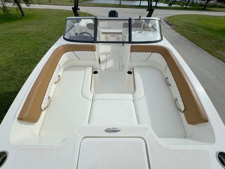 Bayliner DX2200 image