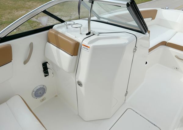 Bayliner DX2200 image