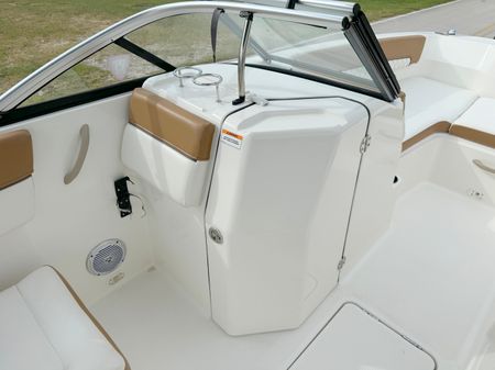 Bayliner DX2200 image