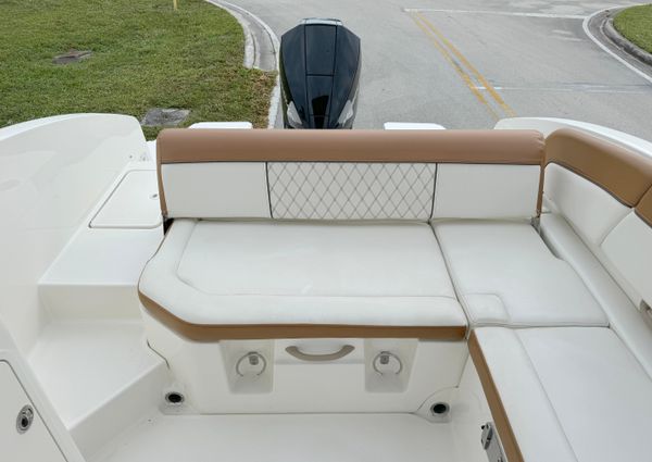 Bayliner DX2200 image