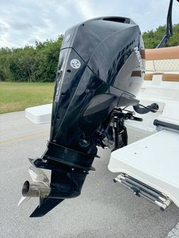 Bayliner DX2200 image