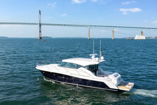 Tiara Yachts 44 Coupe image