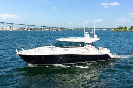 Tiara Yachts 44 Coupe image