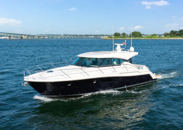 Tiara Yachts 44 Coupe image