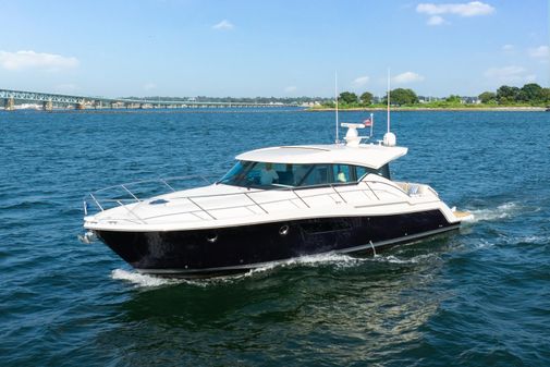 Tiara Yachts 44 Coupe image