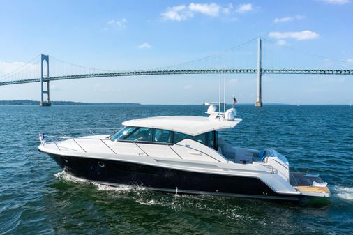 Tiara Yachts 44 Coupe image