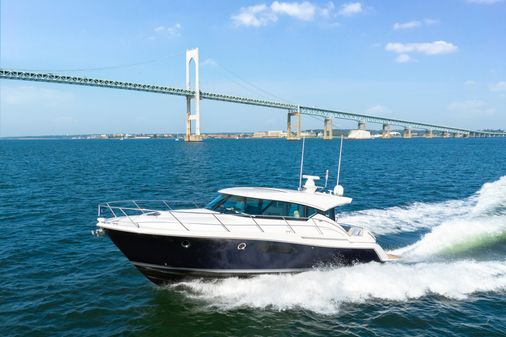 Tiara Yachts 44 Coupe image