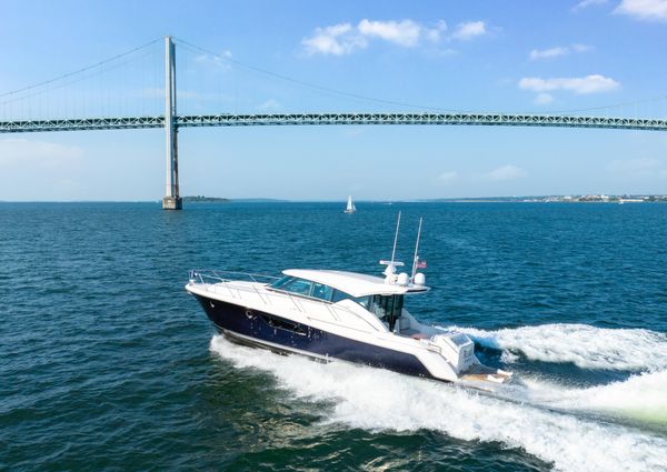 Tiara Yachts 44 Coupe image