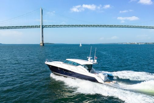 Tiara Yachts 44 Coupe image