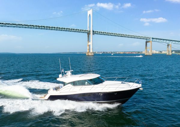 Tiara Yachts 44 Coupe image