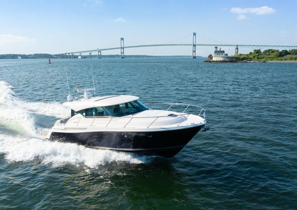 Tiara Yachts 44 Coupe image