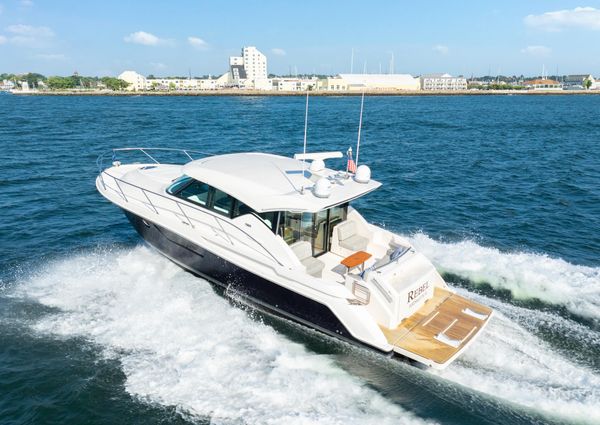 Tiara Yachts 44 Coupe image