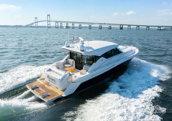 Tiara Yachts 44 Coupe image