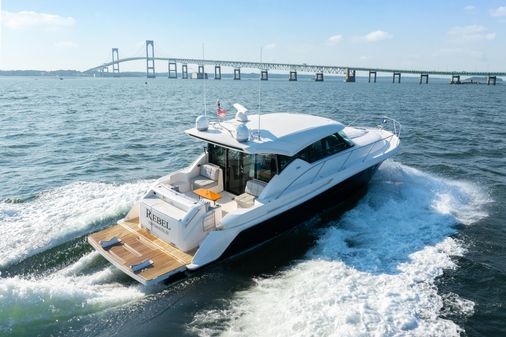 Tiara Yachts 44 Coupe image