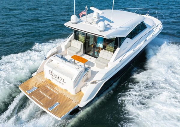 Tiara Yachts 44 Coupe image