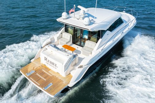 Tiara Yachts 44 Coupe image