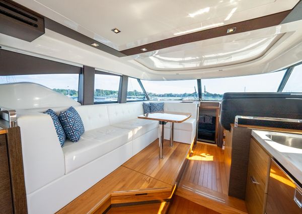 Tiara Yachts 44 Coupe image