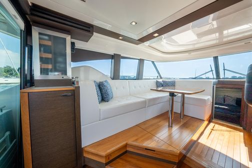 Tiara Yachts 44 Coupe image